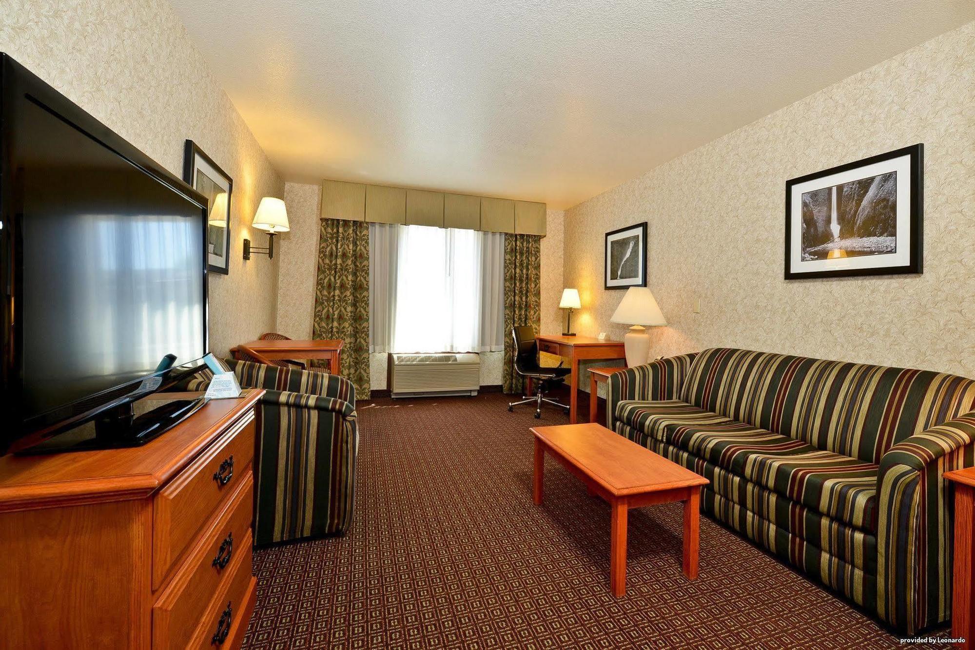 Best Western Cascade Inn & Suites Troutdale Exteriér fotografie