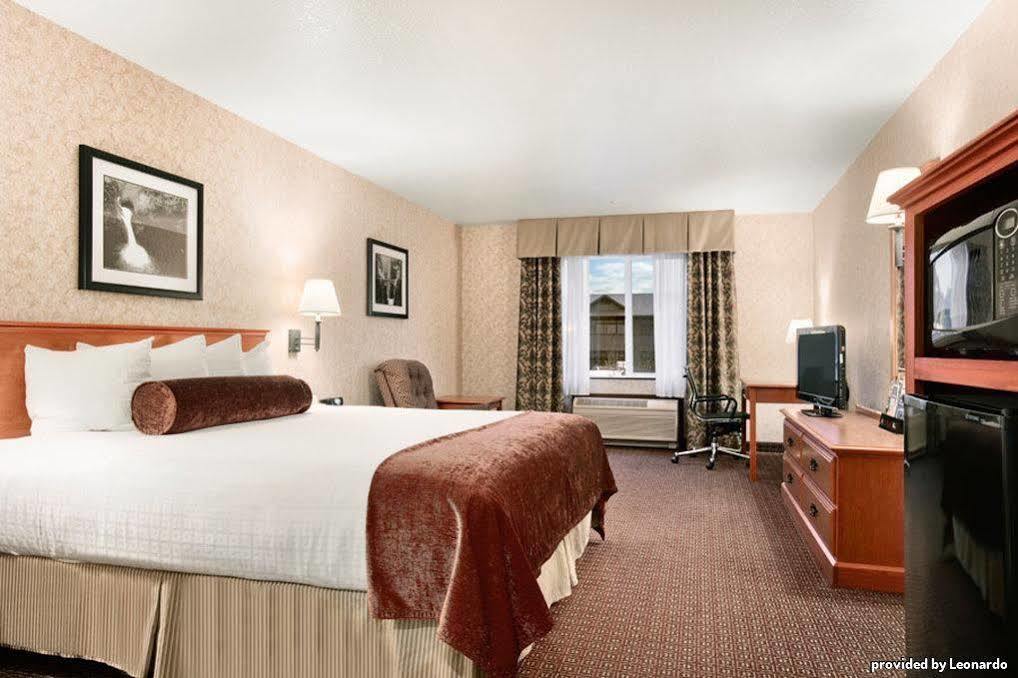 Best Western Cascade Inn & Suites Troutdale Pokoj fotografie