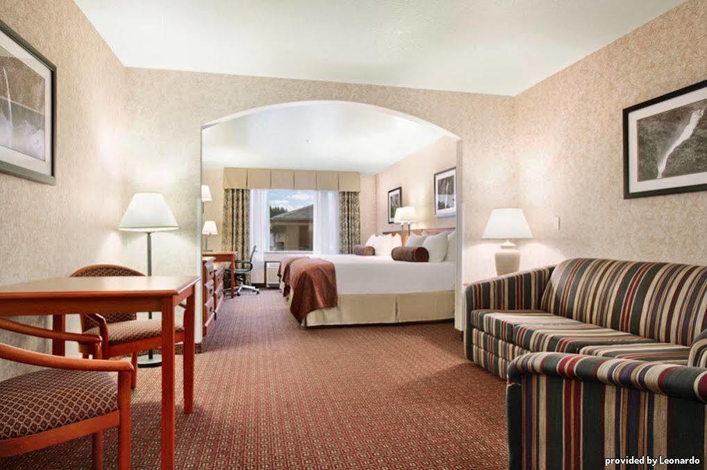 Best Western Cascade Inn & Suites Troutdale Pokoj fotografie